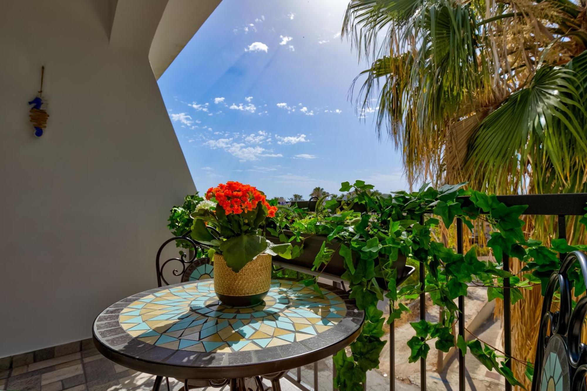 Dreamy 2 Bed Apartment By The Sea Paphos Exterior foto